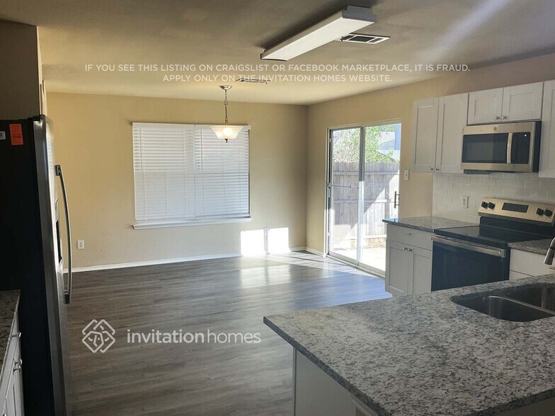 Building Photo - 5028 Raymond Dr