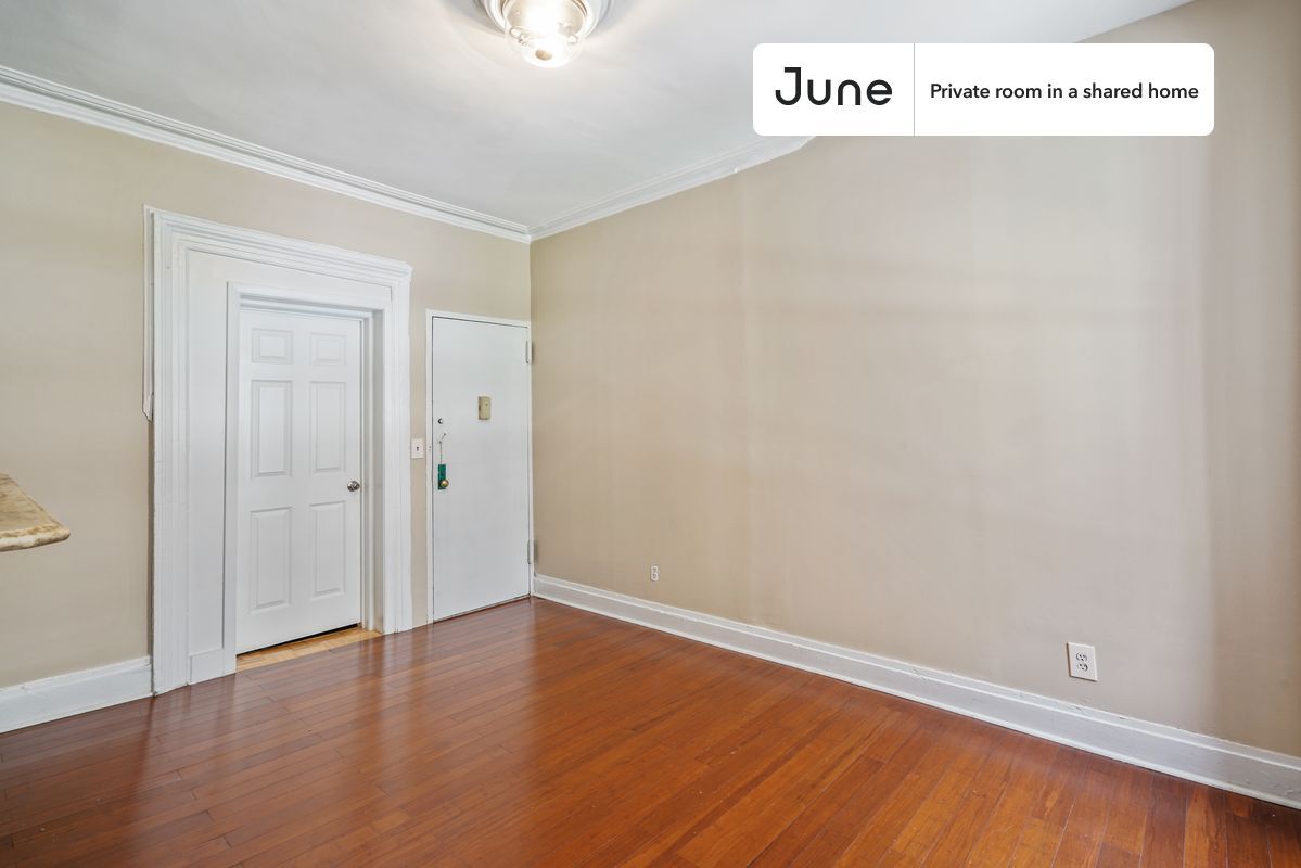 Building Photo - Room in Shared 3 bed/2 bath home in Hell's Kitchen