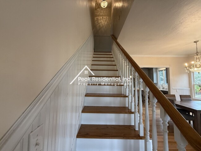 Building Photo - Beautiful Penryn 3bd/2ba House With Detach...