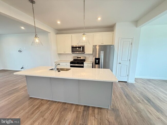 Building Photo - 79 Abigail St