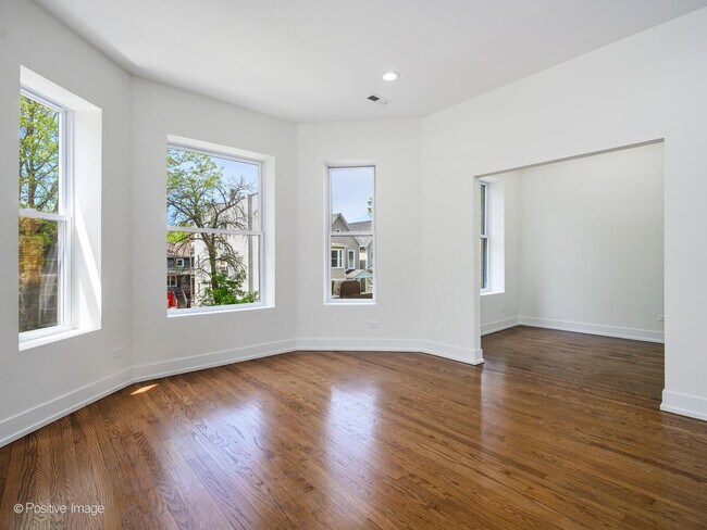 Building Photo - 1633 N Francisco Ave