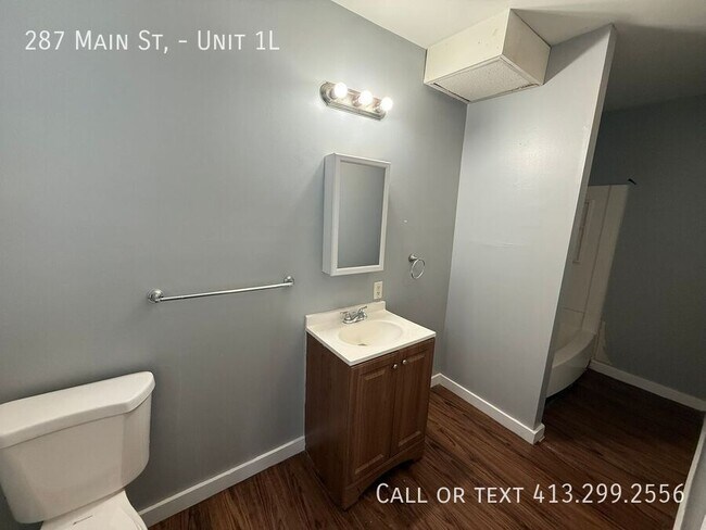 Building Photo - 287 Main St