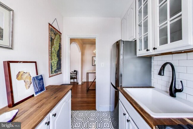 Building Photo - 1365 Kennedy St NW