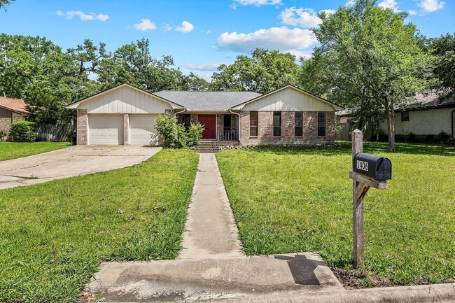 Primary Photo - 1406 Angelina Cir