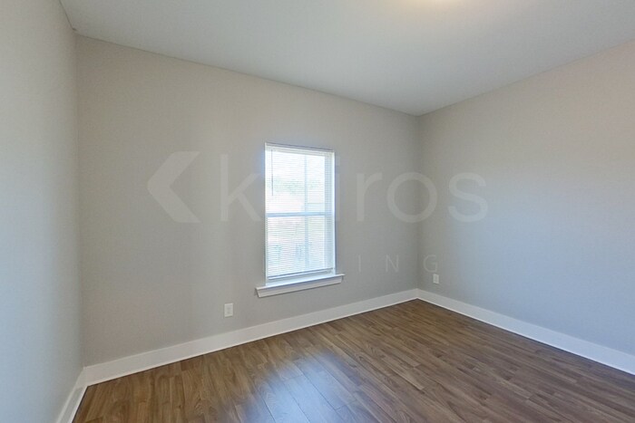 Building Photo - 8008 Shadesbrook Dr