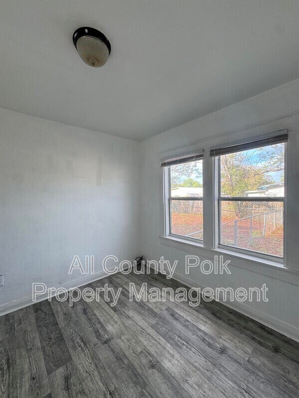 Building Photo - 724 Euclid Ave