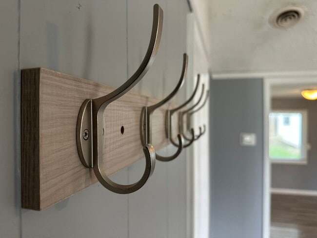 Building Photo - Your Yorktown Home Base | Love Coming Home