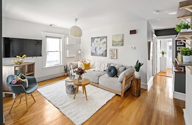 Building Photo - 32 Harvard St