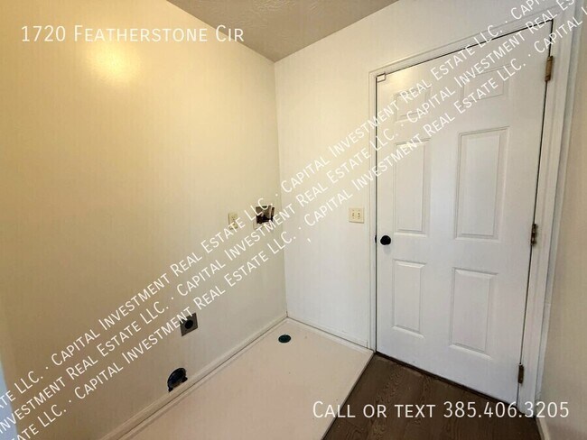 Building Photo - 1720 Featherstone Cir