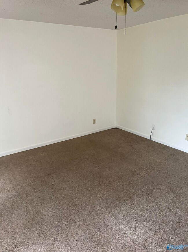 Building Photo - 6209 Friar Tuck Dr NW