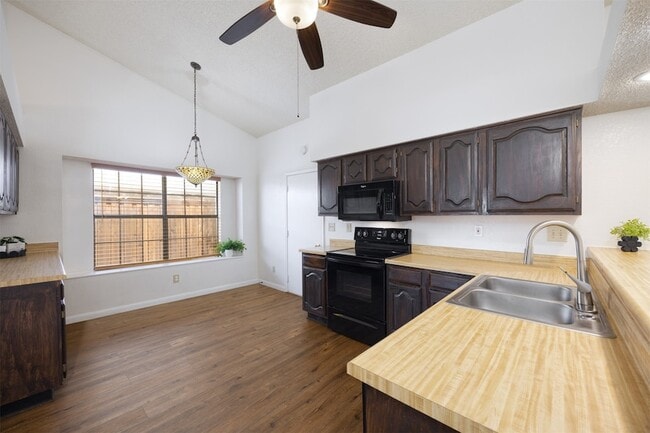 Building Photo - 4504 Keys Dr