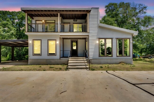 Building Photo - 815 N Seven Points Blvd