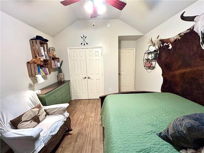 Building Photo - 7005 Vineyard Dr