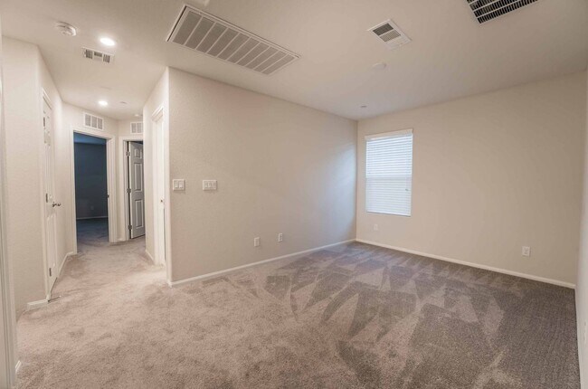 Building Photo - BEAUTIFUL 2 STORY HOME FOR RENT!