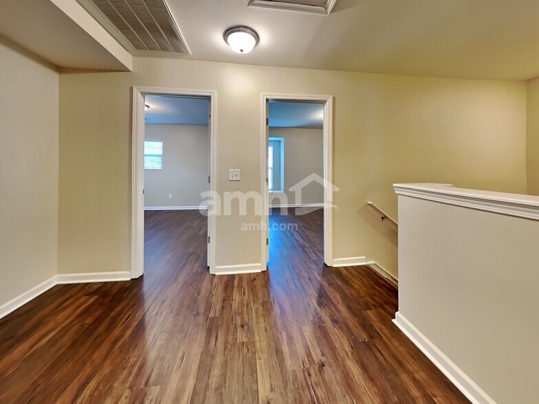 Building Photo - 303 Duck Pond Ln