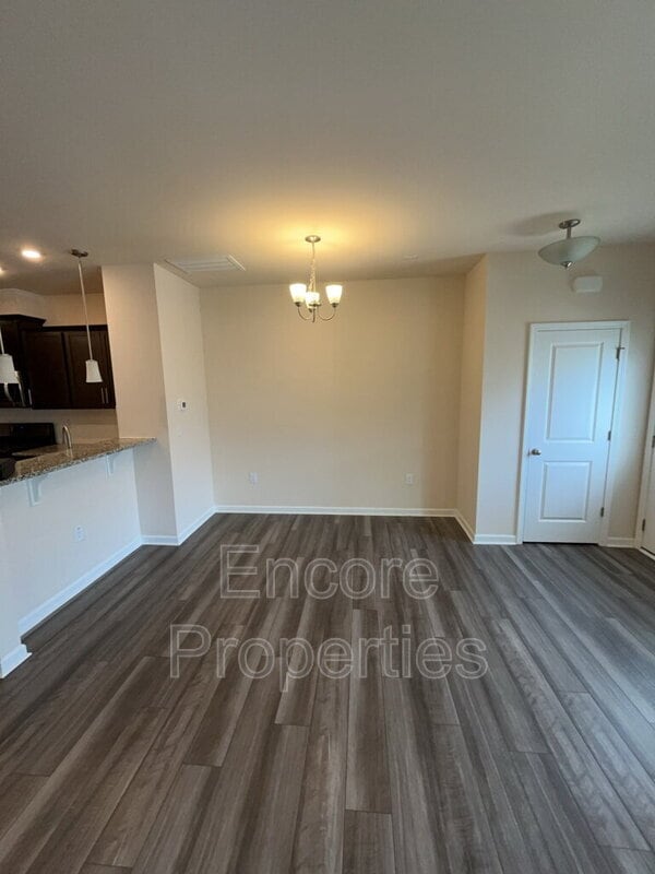 Building Photo - 305 Ribbon Rail St