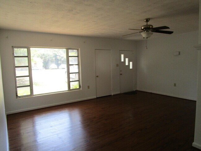 Building Photo - 434 Lenore Ave