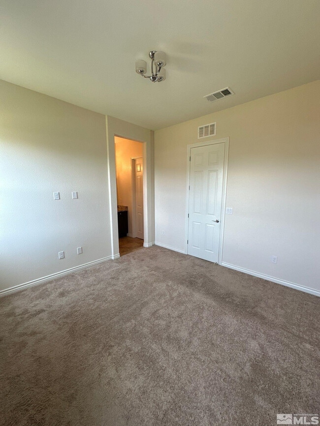 Building Photo - 8370 Simsbury Dr