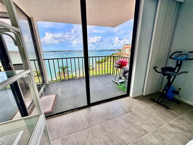 Building Photo - 6361 Bahia Del Mar Blvd S