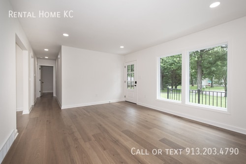 Building Photo - 8400 W 93rd St