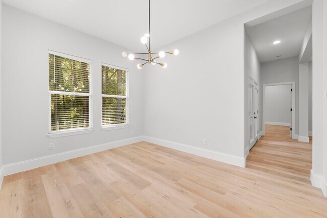 Building Photo - 3532 White Oak Point Dr