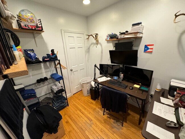 Building Photo - 29 Westervelt Pl