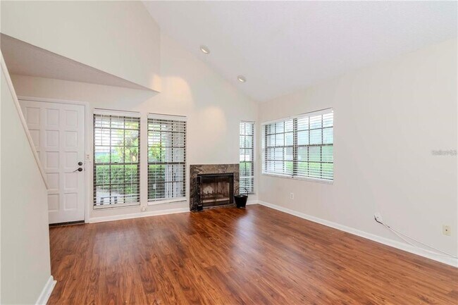 Building Photo - 8737 Bardmoor Pl