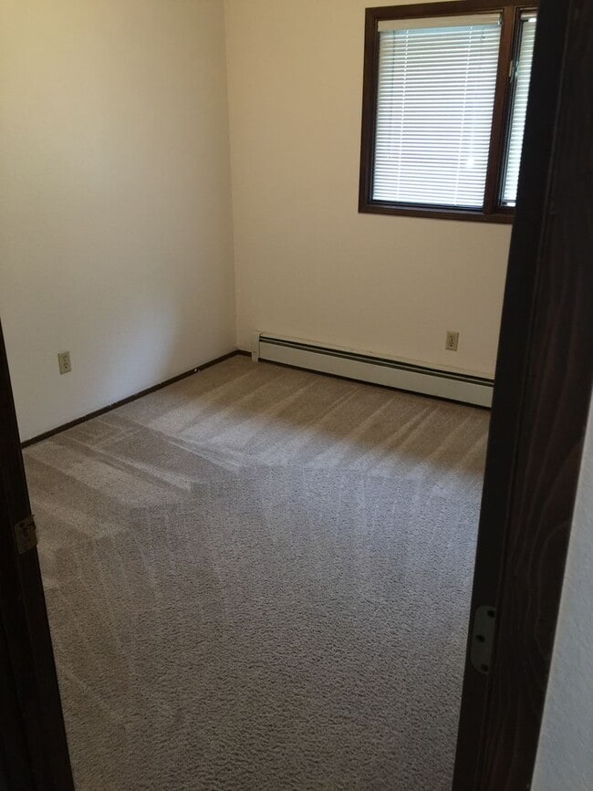 Building Photo - South Anchorage Beautiful 3 bed townhouse ...