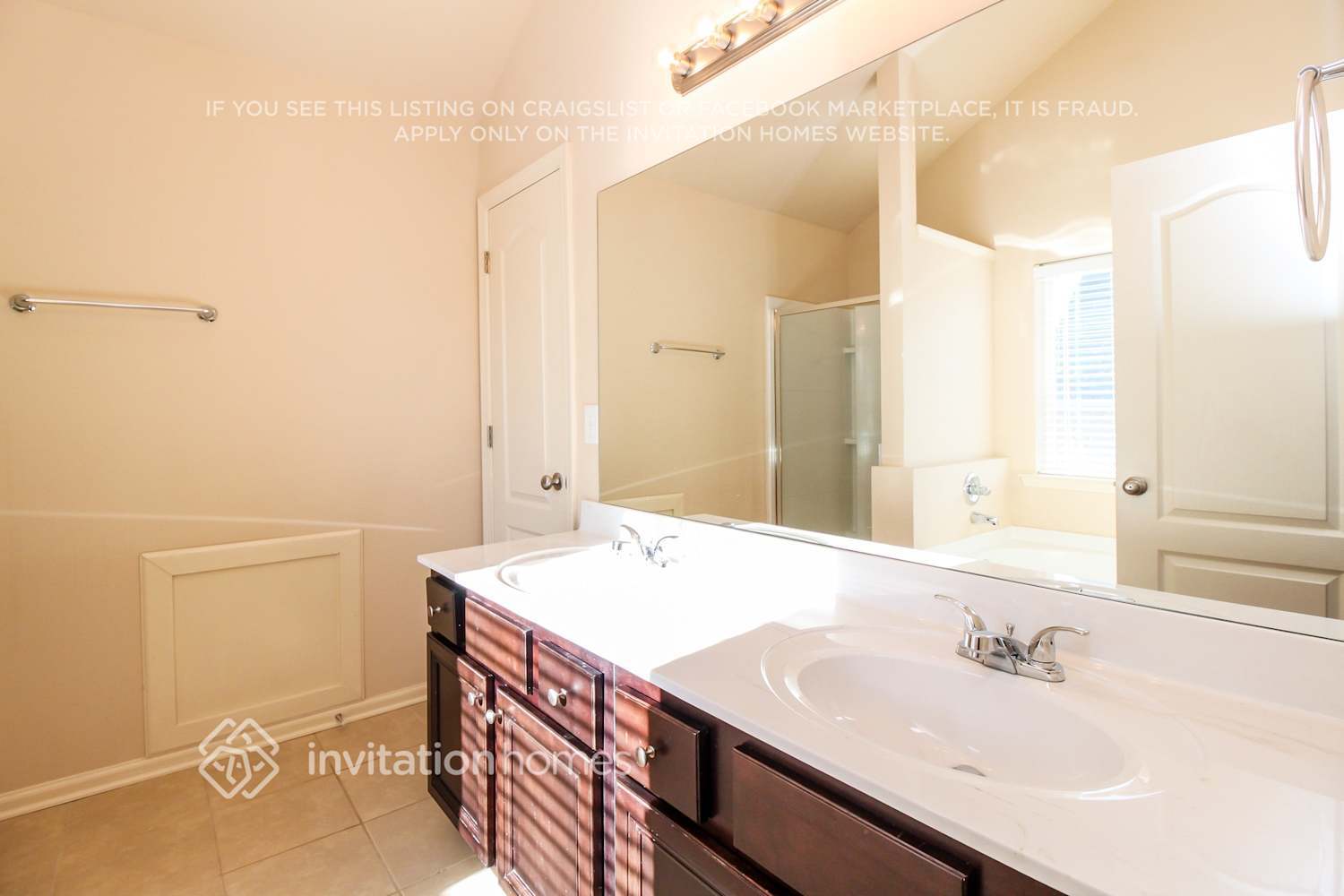 Building Photo - 3670 Brookhollow Dr