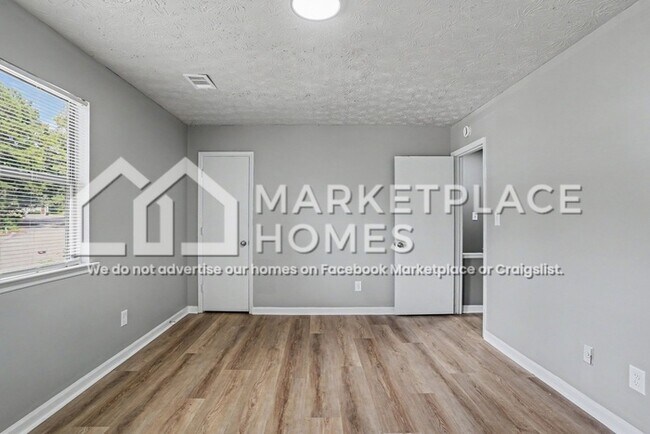 Building Photo - 956 Windwood Ct