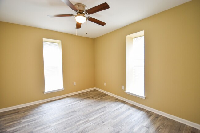 Building Photo - 217 Belle Terre Blvd