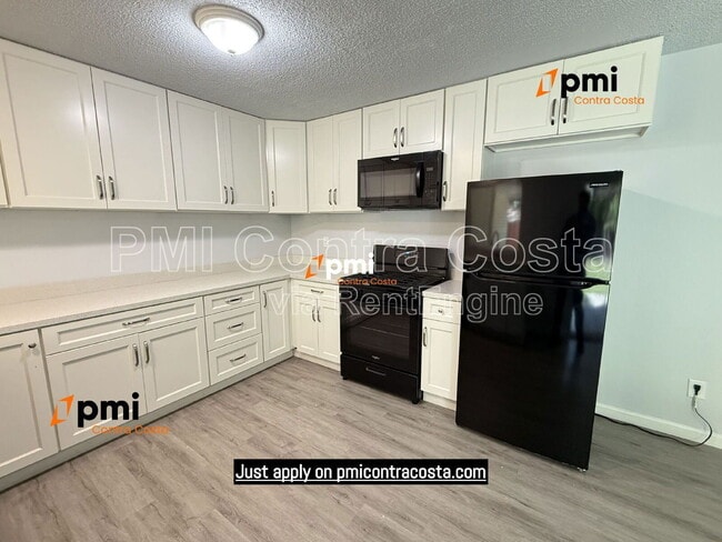 Building Photo - 1608 Norine Dr