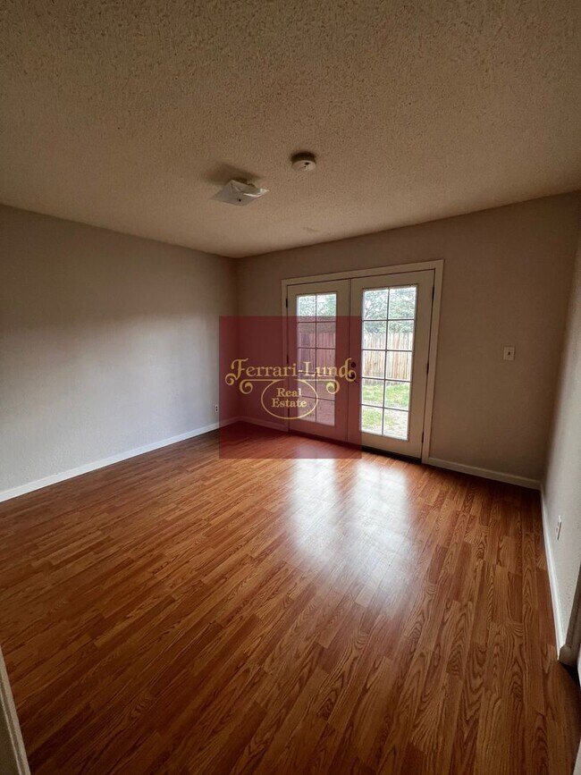 Building Photo - ?? 4 bedroom home near UNR- Kay DeAlba Property ??