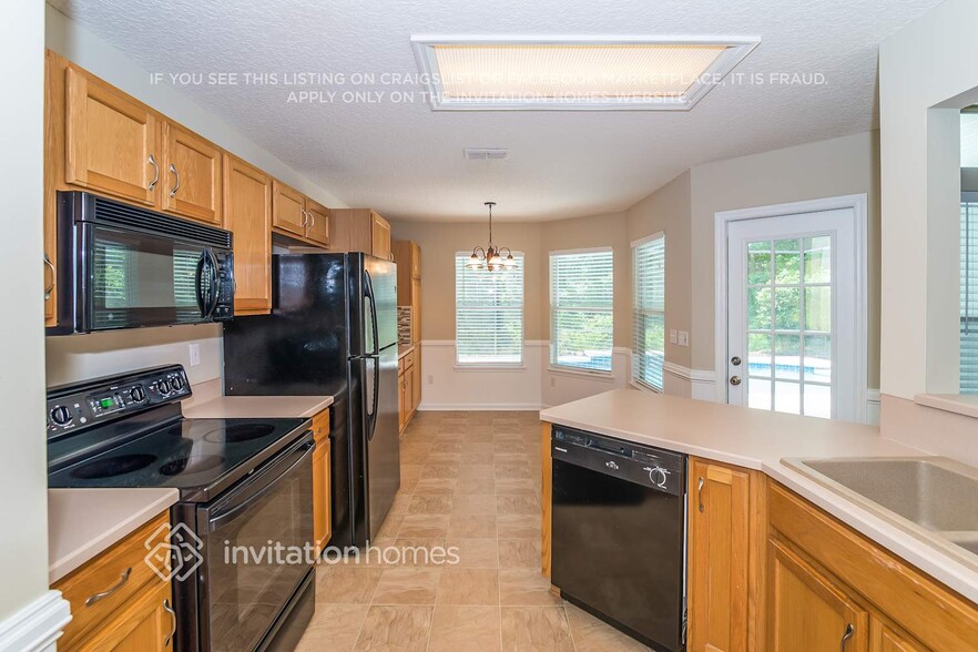 Building Photo - 752 Dewdrop Loop