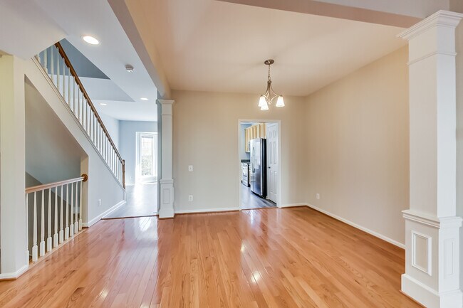 Dining Area - 5294 Jule Star Dr