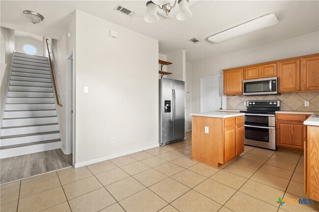 Building Photo - 6202 Bridgewood Dr