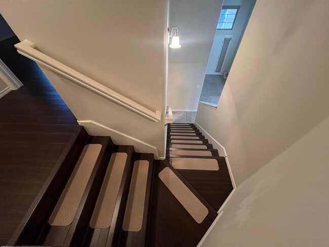 Building Photo - 815 Bartolome Ln