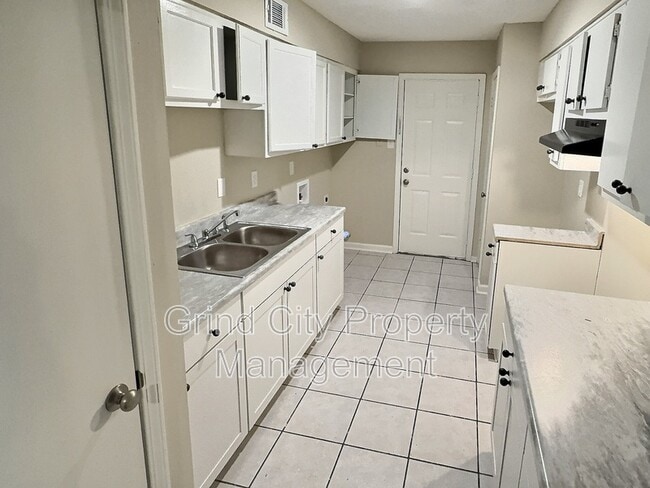 Building Photo - 3411 Brutonwood Cove