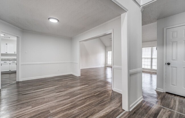 Building Photo - Style, Space, and Convenience in the Heart...