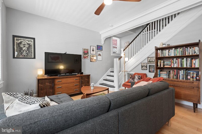 Building Photo - 153 E Ross St