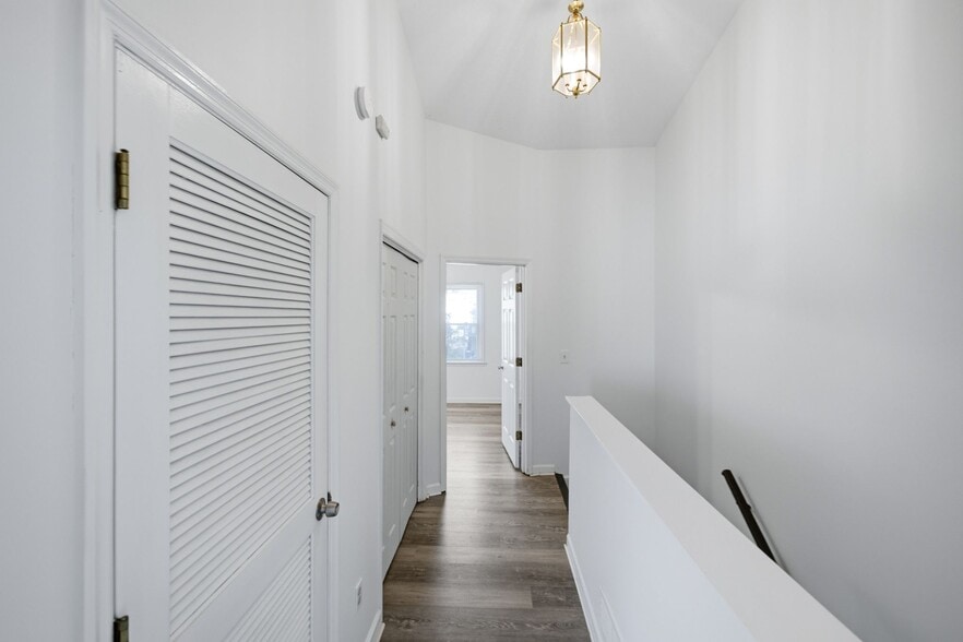 Building Photo - 1018 Kennesborough Rd NW