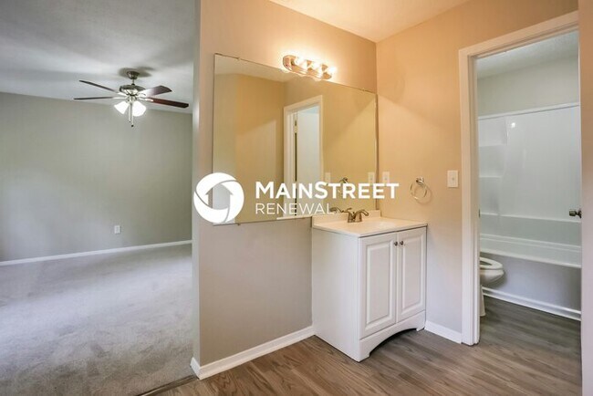 Building Photo - 3 Bedroom Pet-Friendly Home in Stone Mount...