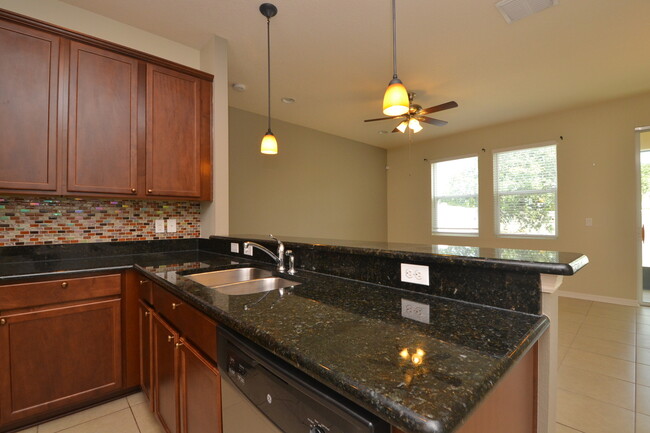 Building Photo - Gorgeous 3/2.5 Townhome in East Orlando ~ ...