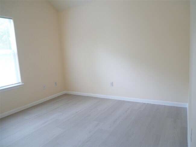 Building Photo - 6603 Schambray St
