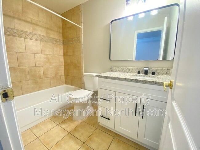 Building Photo - 1610 Elgaen Pl Dr