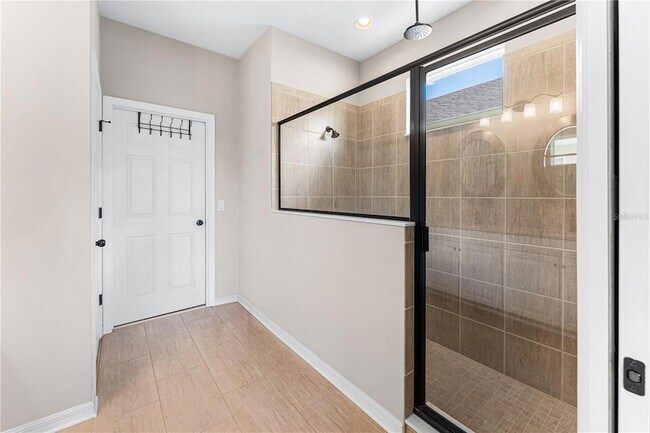 Building Photo - 3300 Sagebrush St
