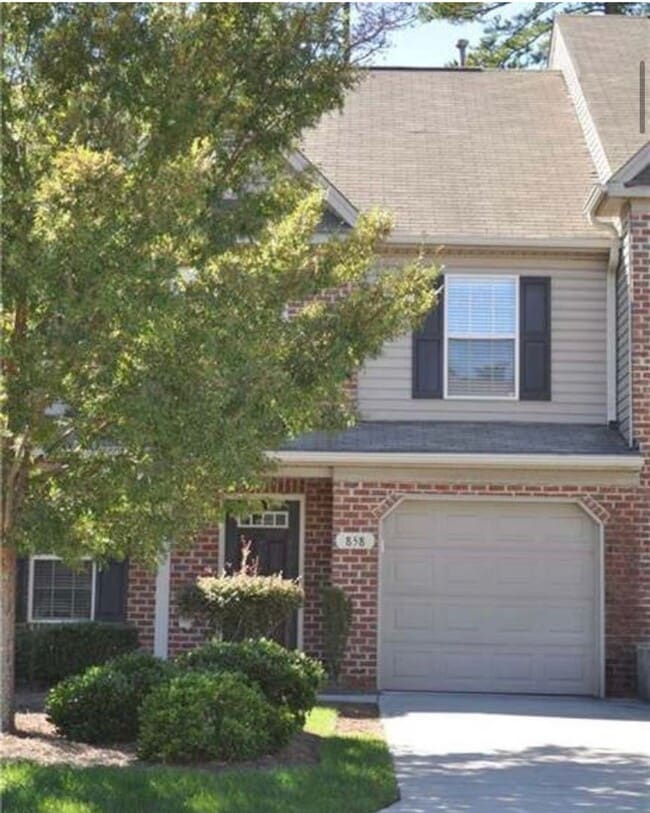 Building Photo - 858 Jarman Dr