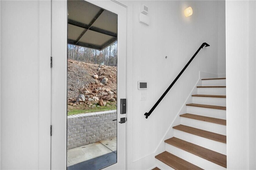 Building Photo - 10965 Serenbe Ln