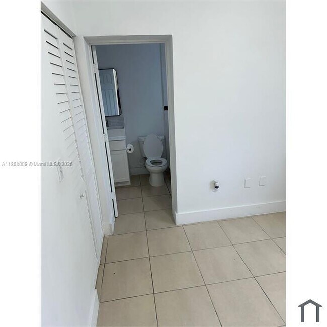 Building Photo - 1136 NW 55th St