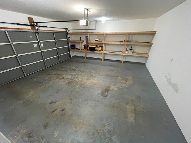 Building Photo - Exclusive Shelbyville Condo For Rent